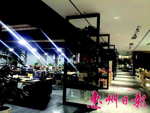 華寧裝飾內(nèi)景。 